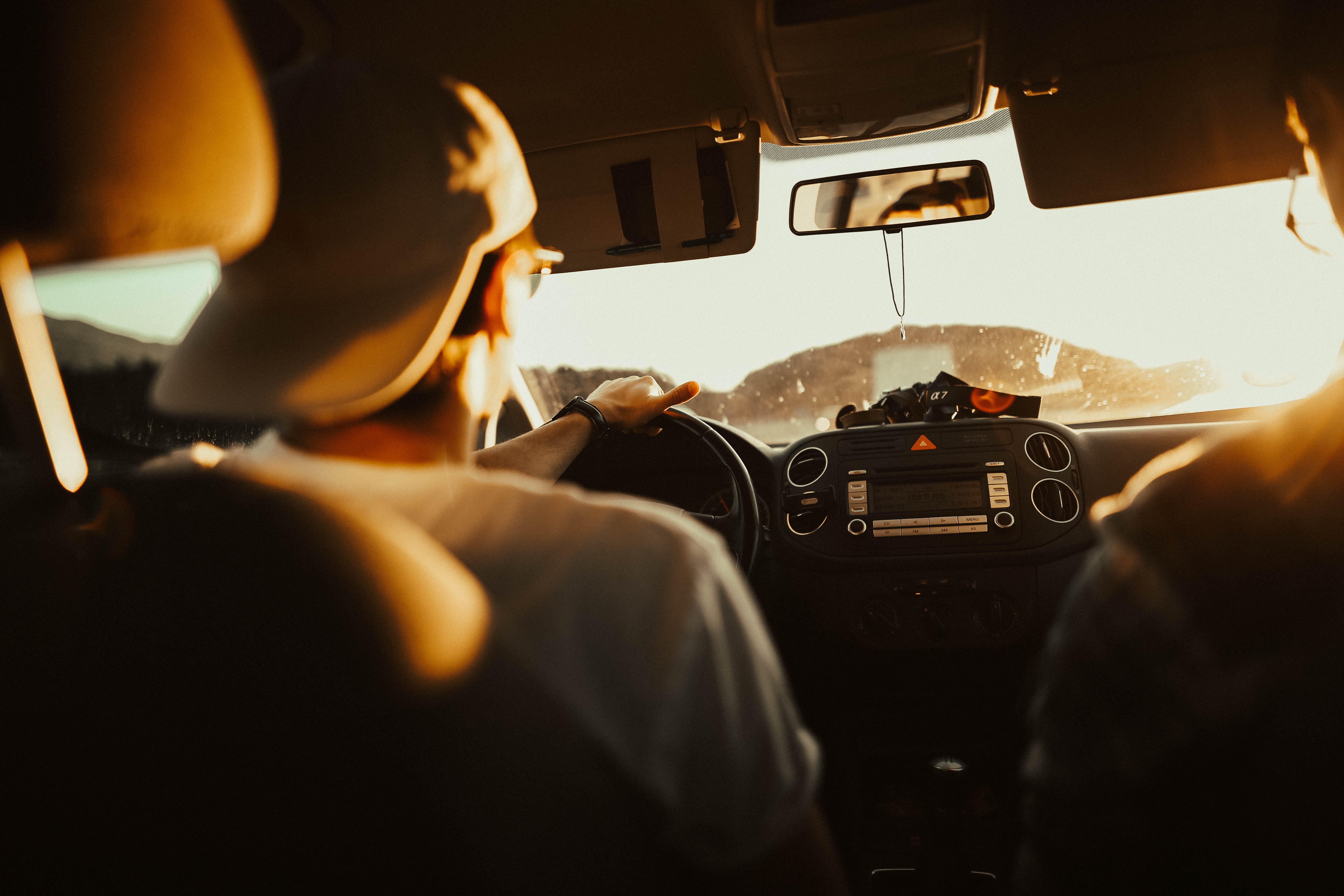 Cómo moverse en coche y moto en las fases de la desescalada