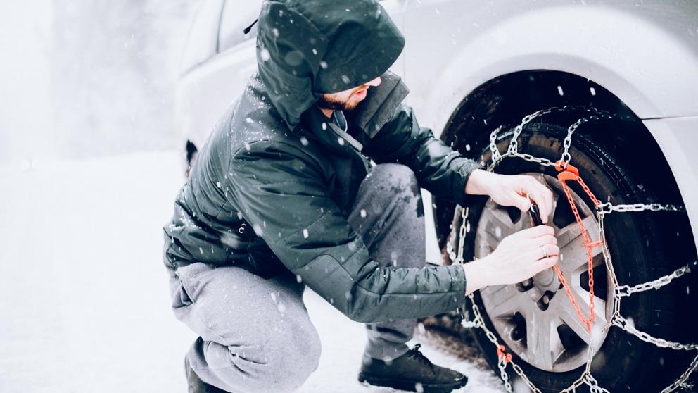 Cómo poner las cadenas de nieve en el coche